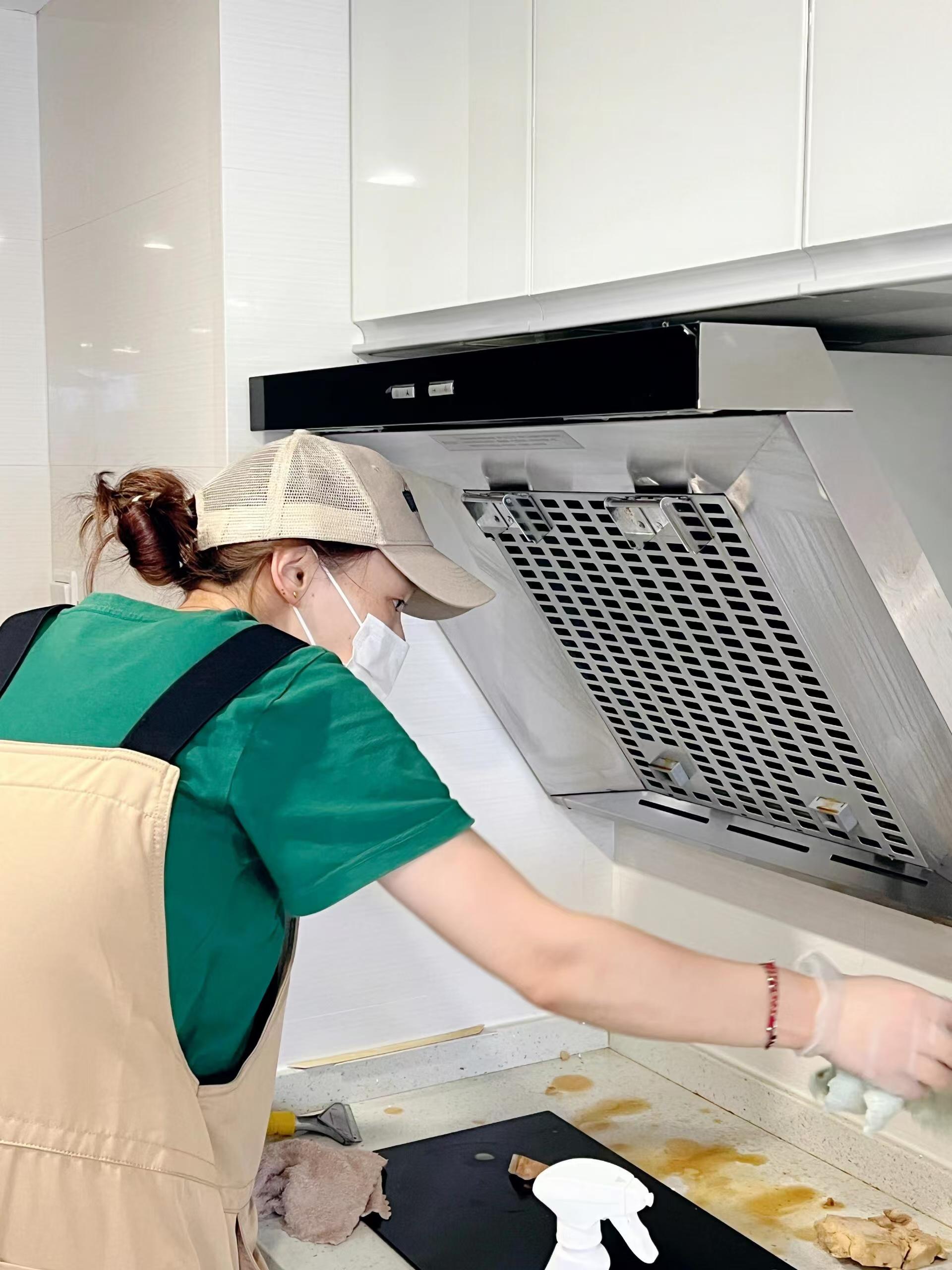 夸夸家政團(tuán)隊,高效服務(wù)令人驚喜.